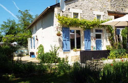 Verteuil-sur-Charente Casa | Sunset Cottage & pool, entorno tranquilo, a poca distancia de bares y restaurantes