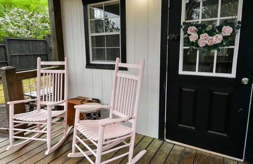 Ducktown Cabina | Sunset Cottage | 1 Bed, 1 Bath | Pet Friendly | Firepit
