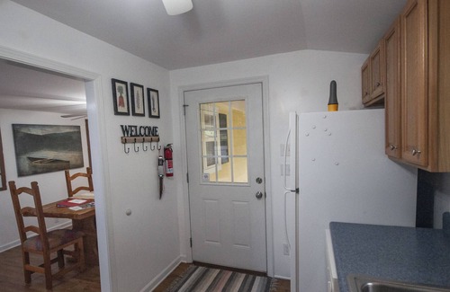 Hayesville Cabina | SUNSET COTTAGE: 1 BR, 1 BA Cabin or Bungalow in Hayesville, Sleeps 4
