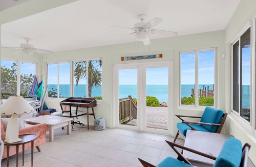 Marathon Cabaña | Sunset Cottage on Morton Street - Hot Tub - Open Water - Dock - Beautiful Views!