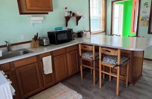 Green Turtle Cay Cabaña | Sunset cottage on the sea of Abaco. Located in New Plymouth and near everything.