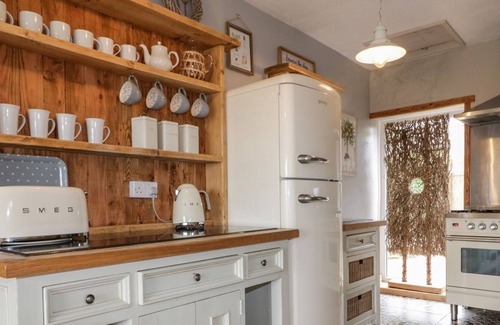 Saint Goran Casa | SUNSET COTTAGE, pet friendly, with hot tub in Gorran Churchtown