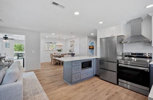 Lake Norman of Catawba Cabaña | Sunset Cottages by SoCharm | Intimate Lake Getaway