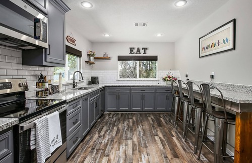 Blanchard Casa | SUNSET COVE #2 - LAKEFRONT RETREAT WITH SPECTACULAR SUNSET VIEWS!!!