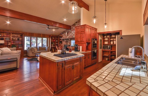 Lincoln Park Casa | Sunset Cove – Chic Tahoe Retreat