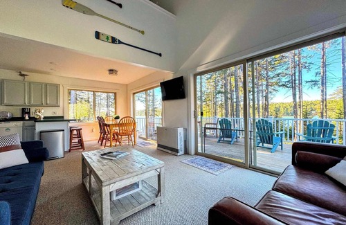 Corea Casa | Sunset Cove Cottage, private granite beach, fire pit