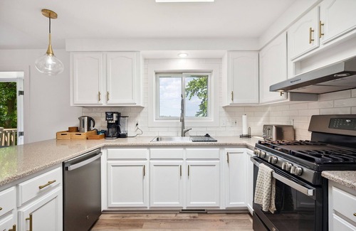Sturgeon Bay Casa | Sunset Cove Fall & Winter retreat | Lakefront | Sauna | Hot Tub
