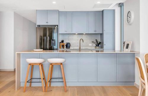 Moana Apartamento | 'Sunset Delight' Hamptons-style Beachfront Living