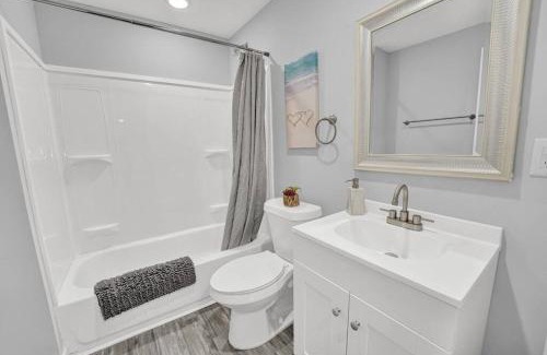 Fort Walton Beach Apartamento | Sunset Dream Minutes from the Beach - Unit 8