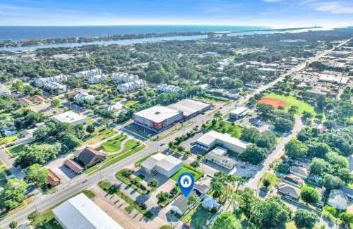 Fort Walton Beach Apartamento | Sunset Dream Minutes from the Beach - Unit 8