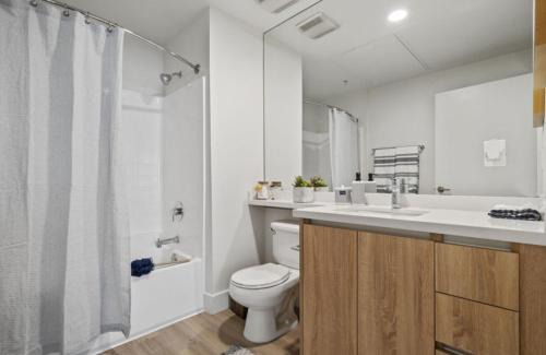 NoHo Arts District Apartamento | Sunset Duo 2 bedroom Charm with FREE Parking
