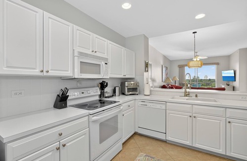 Tropical Cove Condominio | Sunset Escape at Lexington CC Lake Village