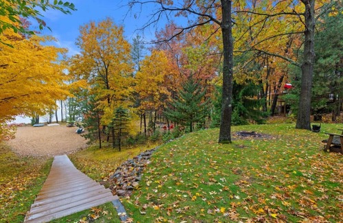 Nekoosa Casa | Sunset Getaway Waterfront Home 3 BR 2 Bath on Lake Arrowhead