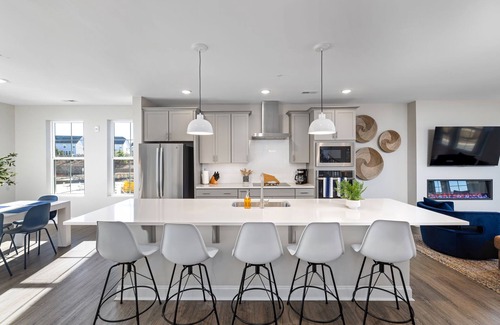 Wake Forest Condominio | Sunset Grove - 2 Full Luxury Condos + Roof Deck