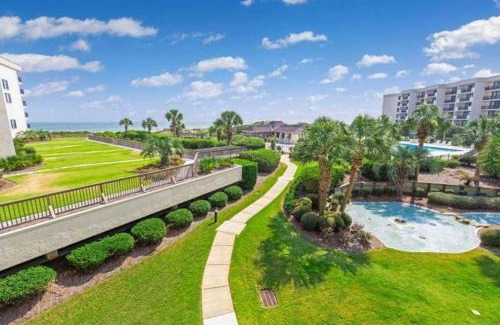 Litchfield by the Sea Casa | Sunset Haven 3 BR Condo in a Gated Beach Community