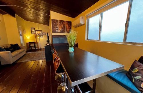 Point Loma Heights Apartamento | Sunset Haven: Lakeside Charm in Ocean Beach