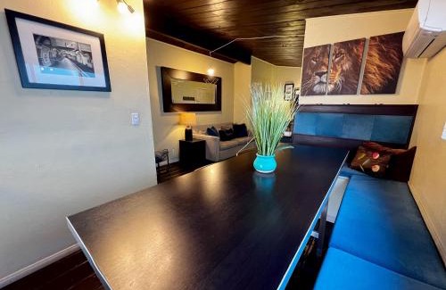Point Loma Heights Apartamento | Sunset Haven: Lakeside Charm in Ocean Beach