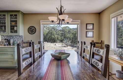 Canoncito Casa | Sunset Haven | Mountain Views, Shuffleboard!