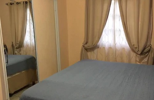 New Kingston Hotel | Sunset Inn Hotel