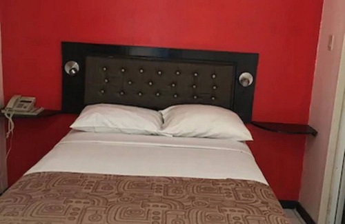 New Kingston Hotel | Sunset Inn Hotel
