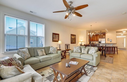 Sunset Island Condominio | Sunset Island Condo w/ Free WiFi, AC, Washer/Dryer & Shared Pools/Beaches