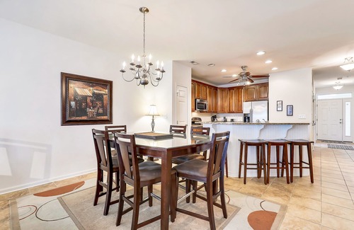 Sunset Island Condominio | Sunset Island Condo w/ Free WiFi, AC, Washer/Dryer & Shared Pools/Beaches