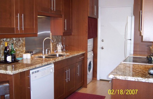 Norma Triangle Apartamento | Sunset & LA Cienega, Walk everywhere, free parking, city views, washer dryer.
