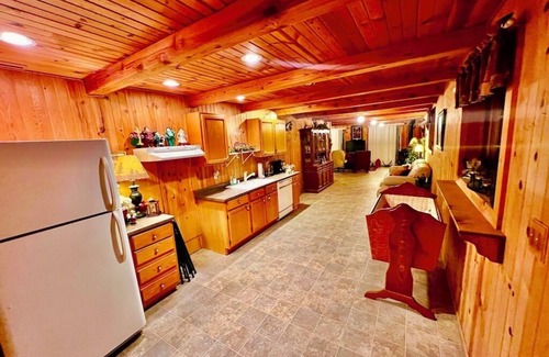 Harpers Ferry Cabina | Sunset Lodge 9 BedroomLodge W/ Hot Tub & Pool