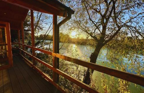 Arnold Casa | Sunset Lodge