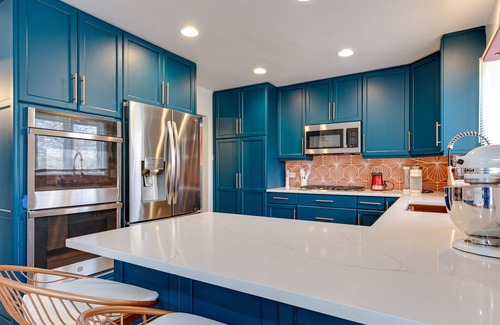 Highland Park Casa | Sunset Manor: Opulent Mansion, Ultimate Serenity Awaits