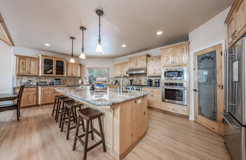 Shaver Lake Cabina | Sunset Mountain ~ Hot Tub, Fire Table, Epic Views