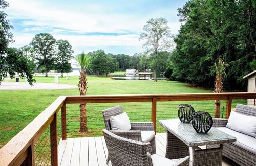 Chappells Casa | Sunset Oasis - Lakefront Getaway on Lake Greenwood! 3-BD/2BA House/Sleeps 8/Dock