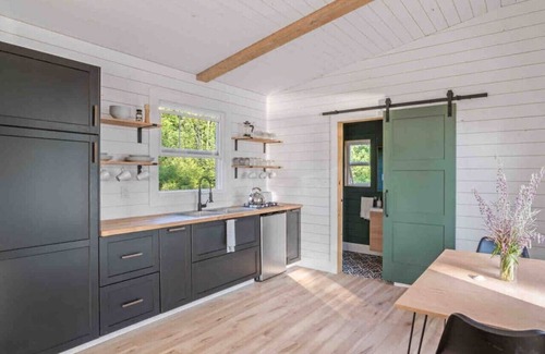 Gaspereaux Cabina | Sunset Off-grid Oyster Creek Cabin