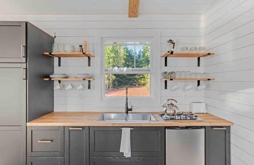 Gaspereaux Cabina | Sunset Off-grid Oyster Creek Cabin