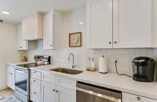 Orem Casa | Paradise Point | 2 Houses | 2 Hot Tubs | Sleeps 15