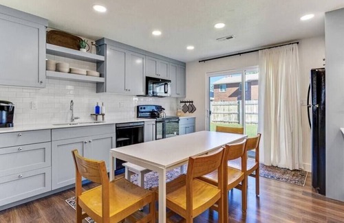Orem Casa | Paradise Point | 2 Houses | 2 Hot Tubs | Sleeps 15
