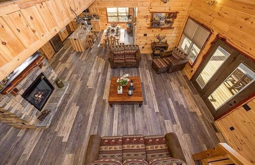 Sevierville Cabina | Sunset Peak- The perfect cabin with indoor pool, Mountain Views, and fire-pit!