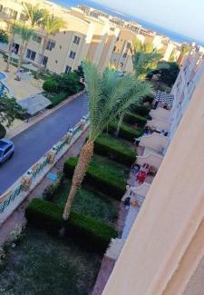 Village Road Apartamento | Sunset Pearle Sahl Hashish