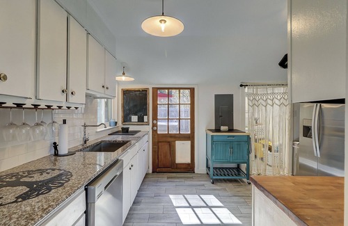 Lawton Woods Casa | Sunset Rentals | Indigo Lane 5