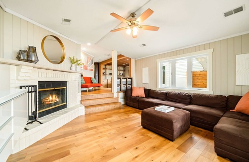 Big Lake Cabina | Sunset Retreat Lake Home - Pedal Boat, Canoe & Kayak Included