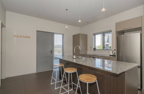Matarangi Casa | Sunset Retreat - Matarangi Holiday Home