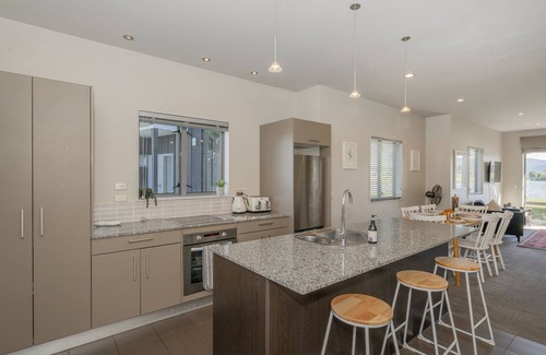 Matarangi Casa | Sunset Retreat - Matarangi Holiday Home