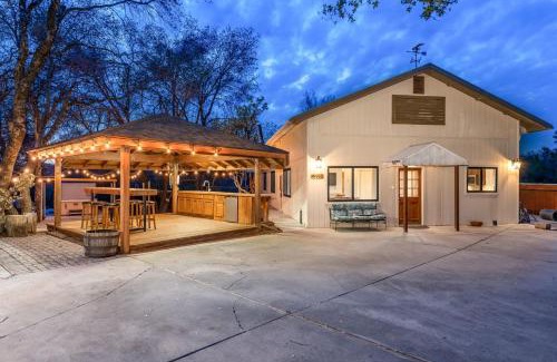 Coarsegold Casa | Sunset Retreat- TWO houses with hot tub, firepit, multiple kitchens, sleeps 20
