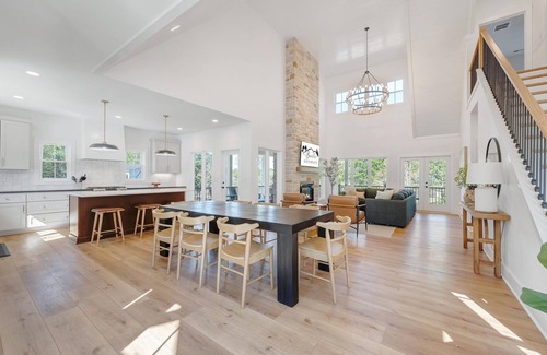 Moneta Casa | Sunset Ridge, Lakefront NEW Luxury w/ 7-Bedrooms + Heated Salt Pool, Covered Decks, Hot Tub & Dock!