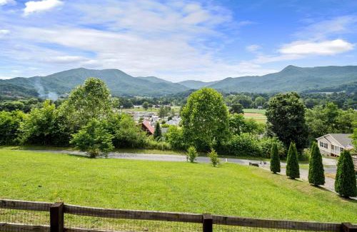 Waynesville Casa | Sunset Ridge Retreat