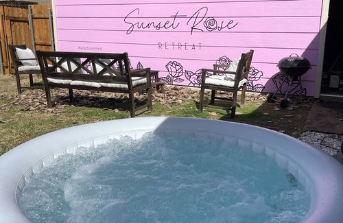 Garland Casa | Sunset Rose Retreat