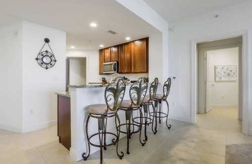 Cape Harbour Condominio | Sunset Royale | 2/2 Luxury Condo Marina View
