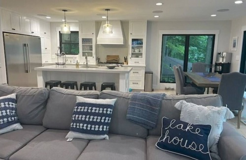 Skaneateles Casa | Sunset Sanctuary Lake House