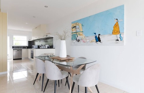 West Beach Casa | Sunset Sands on Esplanade | By Host Solutions