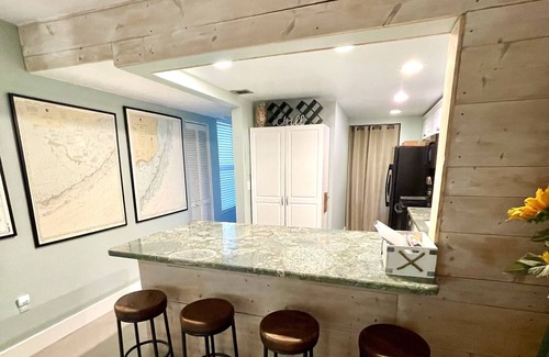 Key Largo Condominio | "Sunset Serenity" Reserve ahora para sus vacaciones de verano! Vista de la bahía desde el balcón!